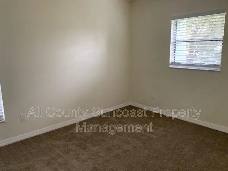 7450 35th St N #202 — Photo 6
