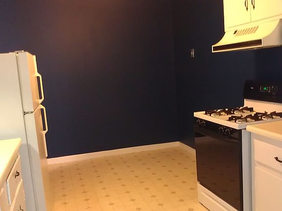 5th image of 305 Cowesett Ave APT 712