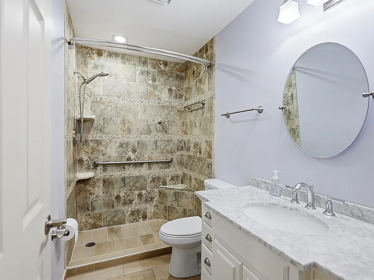11206 Longwood Ct — Photo 22