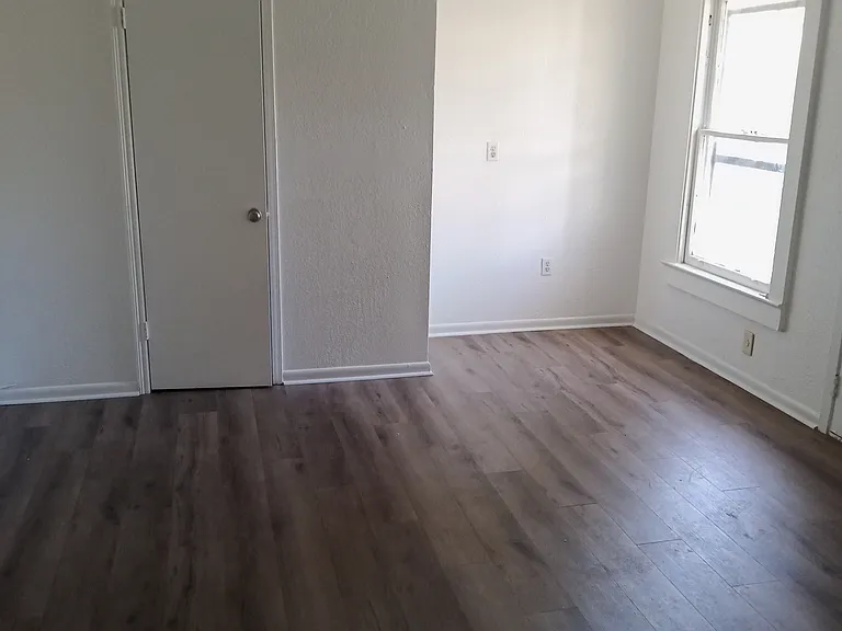 2326 Cherry St — Photo 7