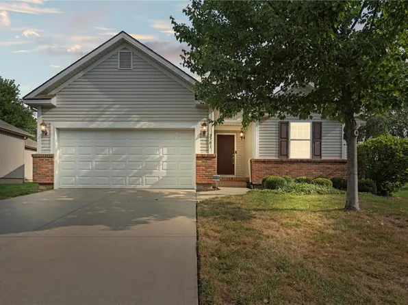 2701 S Haden Ct, Independence, MO 64055
