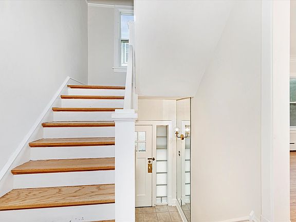 2nd image of 323 N Taylor Ave