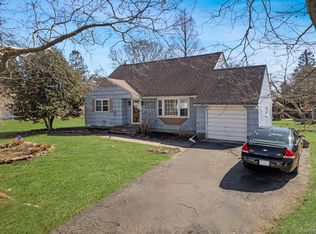 8 Beverly Lane, East Moriches, NY 11940