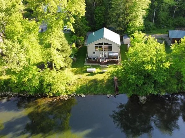 238 Island Ln, Warren, PA 16365