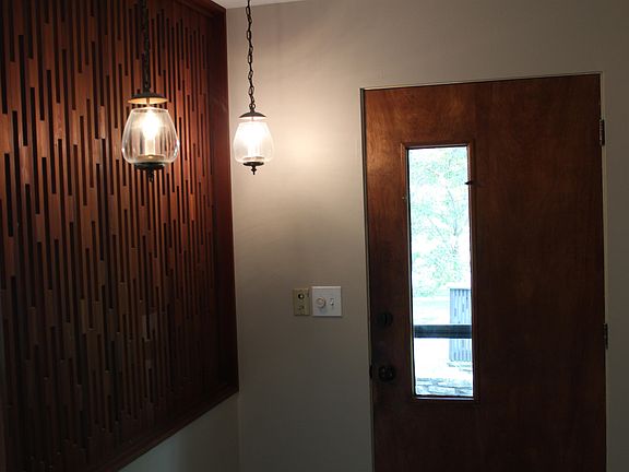 5th image of 2817 Canterbury Dr