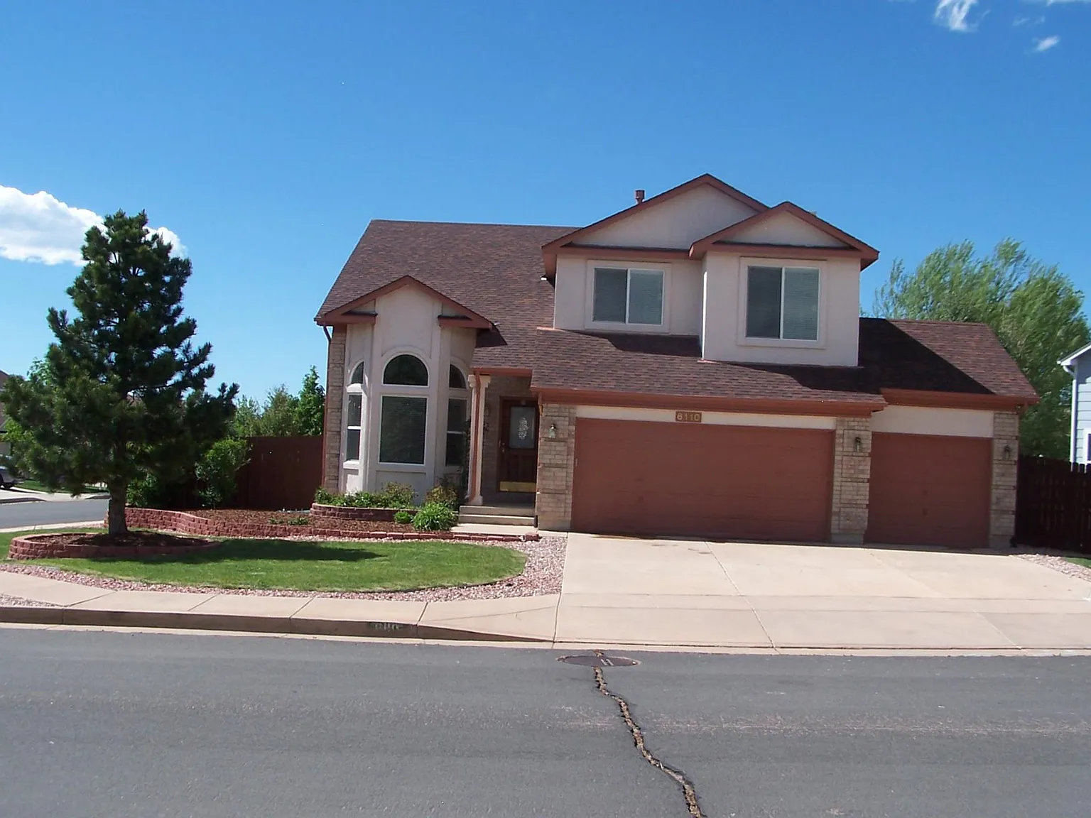5 bed, 3.5 bath, 3124 sqft, $2,645 — Photo 2
