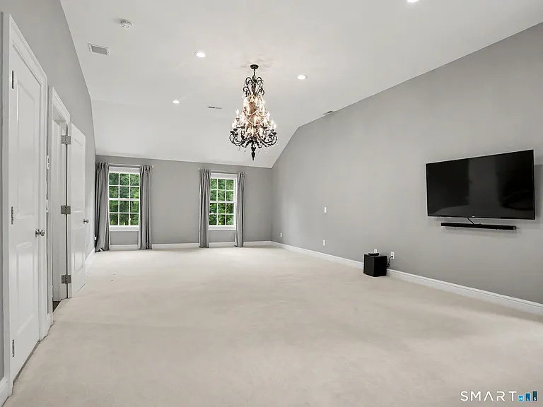 16 Overbrook Ln — Photo 7