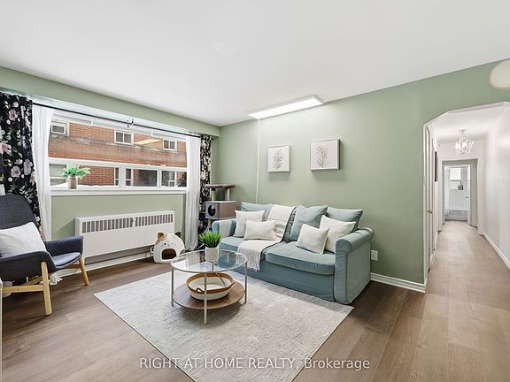 2nd image of 223 Macnab St S #11