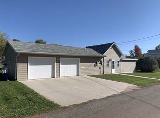 1601 Oak St, Tyndall, SD 57066