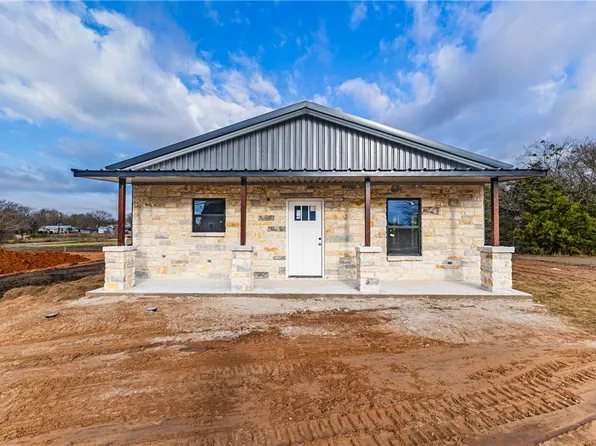 1111 E Navarro Ave, Mart, TX 76664