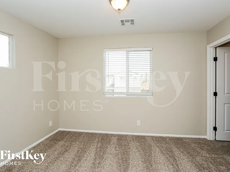 4527 Amberley Ridge Ave — Photo 8