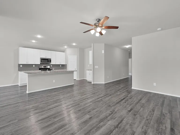 8011 Dauntless Dr — Photo 6