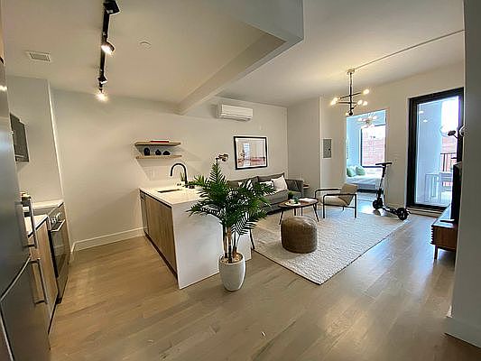 5th image of 2708 Snyder Ave #417