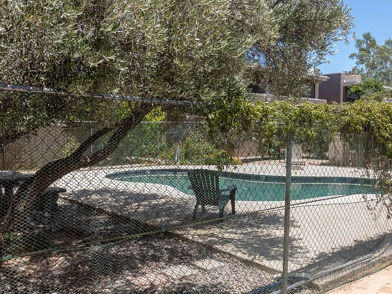 1646 N Mountain View Ave — Photo 4