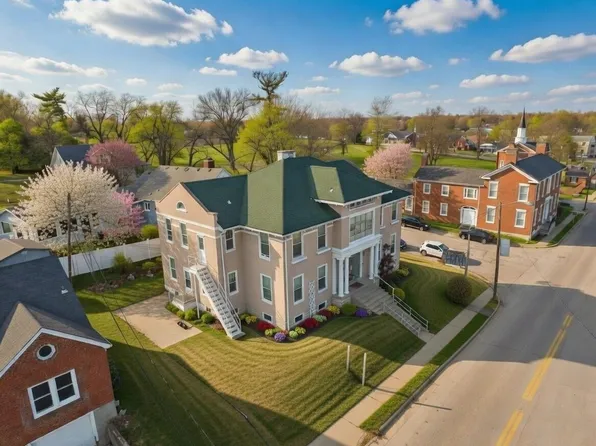 202 S College St, Harrodsburg, KY 40330