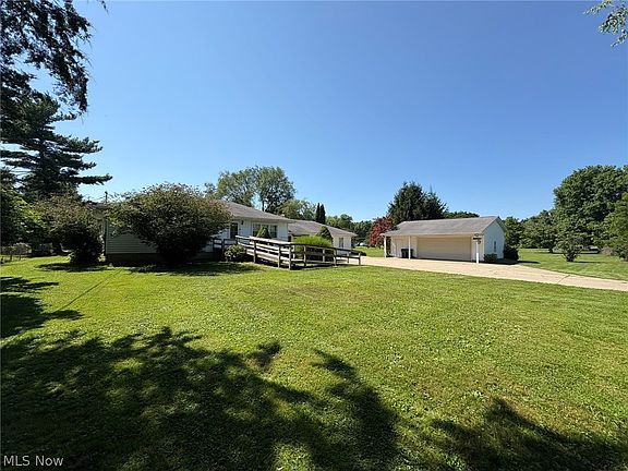 2nd image of 2140 Claus Rd