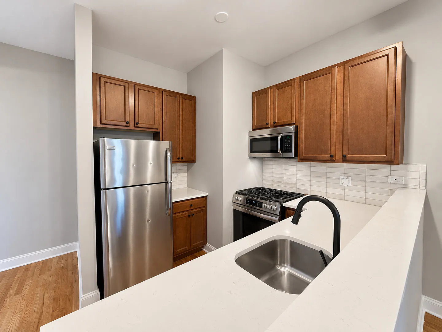 1830 W Superior St — Photo 3