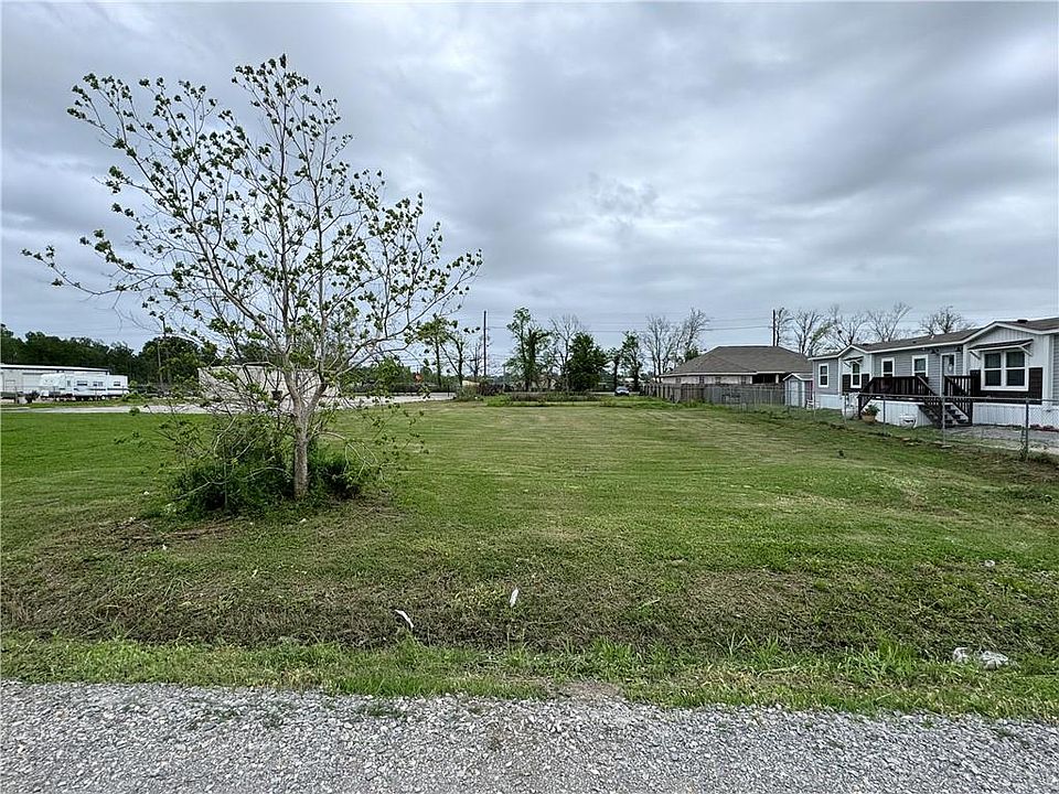 1st image of 139 Blueberry Hill Ln