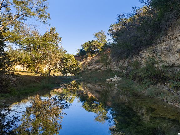 3rd image of 875 RANCH ROAD 1888