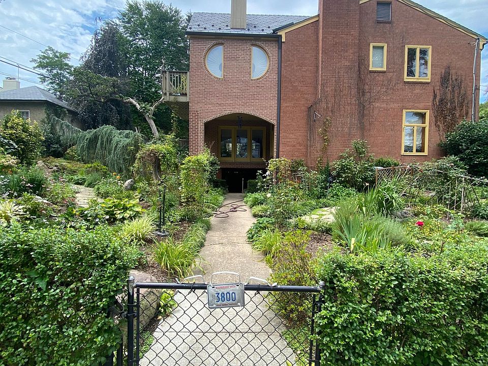 Side street entrance