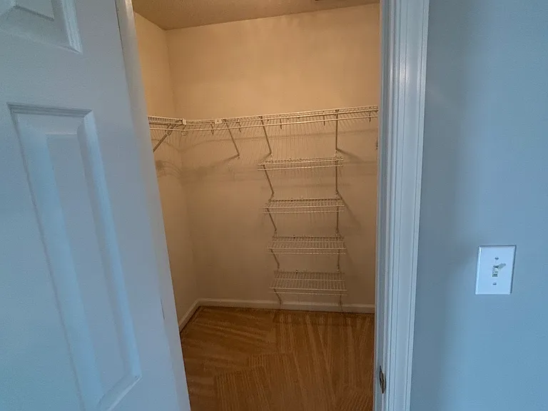 101 Quigley Ct — Photo 32
