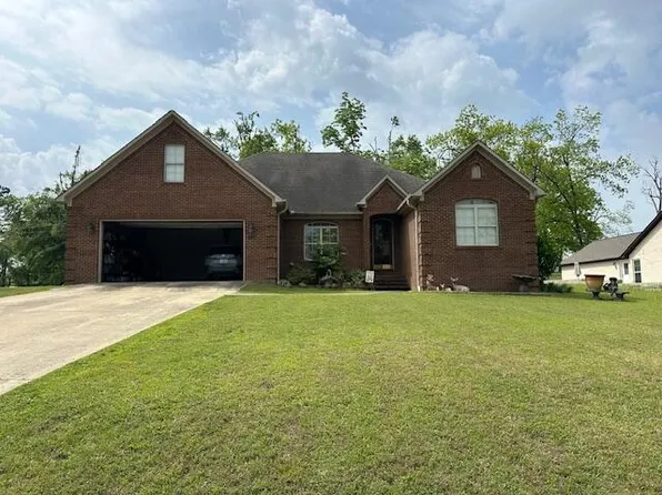 207 McCarley Ave, Booneville, MS 38829