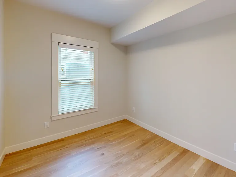 208-210 Banks St #3 — Photo 7