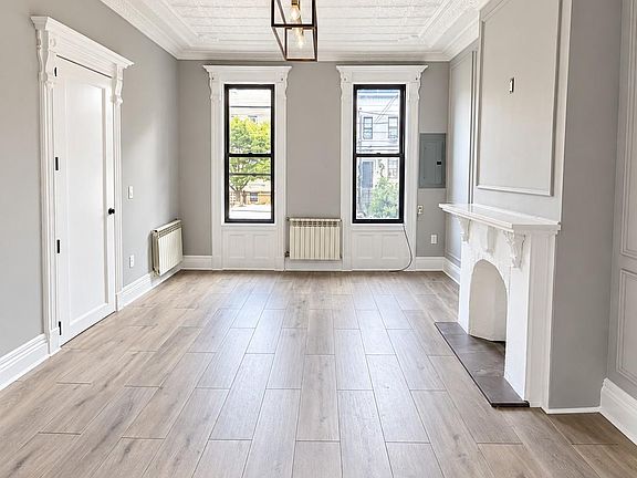 3rd image of 286 Hemlock St #1
