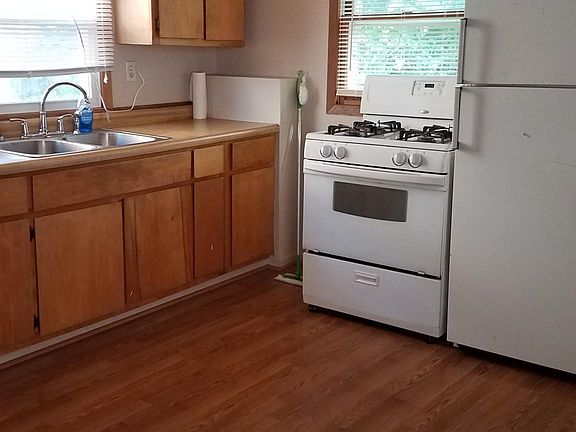 5th image of 2107 Charles St