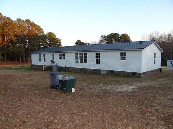 2nd image of 1204 Freer Dr