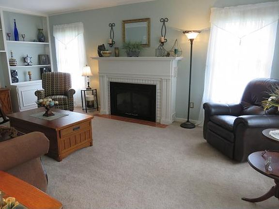 3rd image of 12 Overbrook Ave