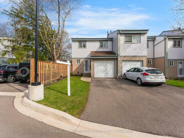 121 Falconer Dr #6, Mississauga, ON L5N 2K8