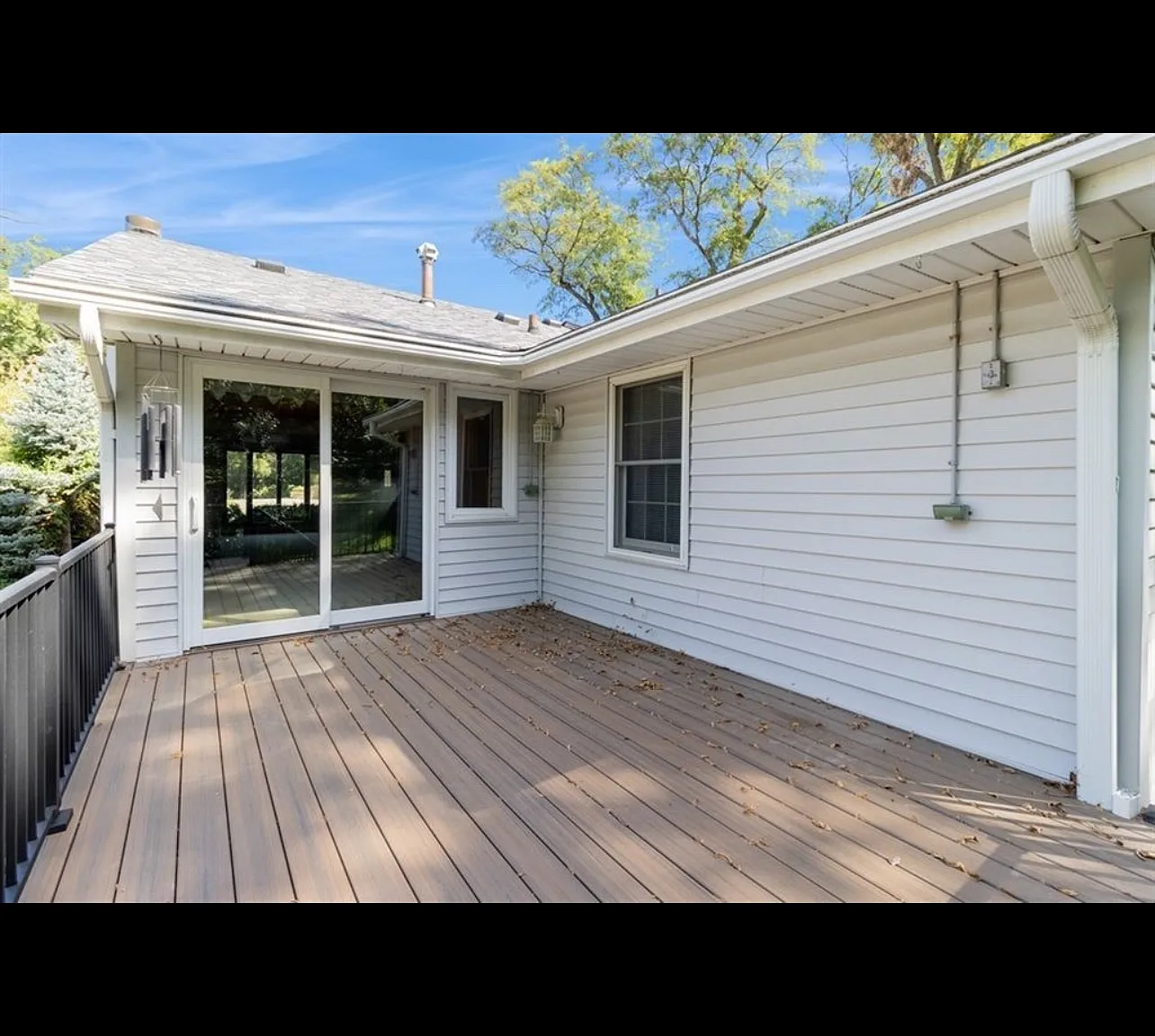 5612 Grand Ave — Photo 2