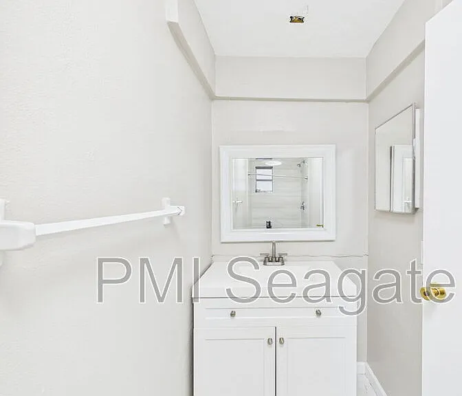 7620 NW 21st St — Photo 21