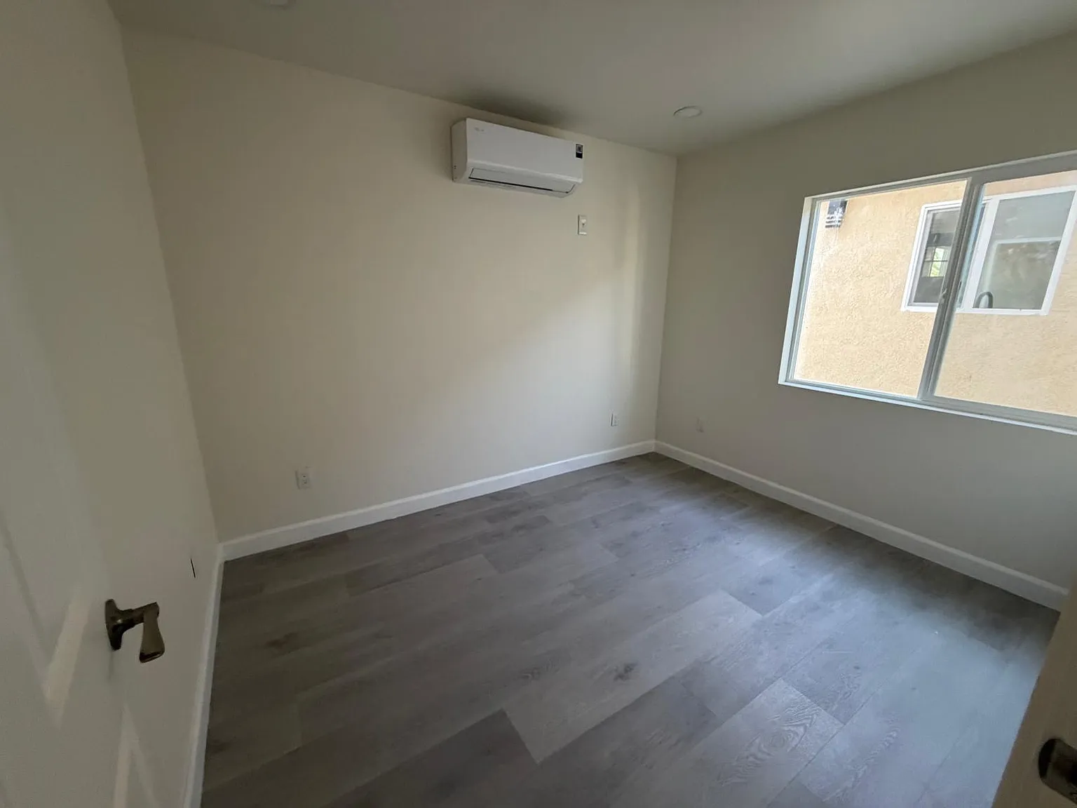 2 bed, 750 sqft, $2,999 — Photo 3