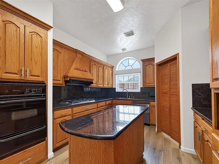 7403 Oak Walk Dr — Photo 15