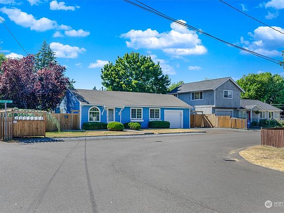 3rd image of 506 10th Street Pl NW