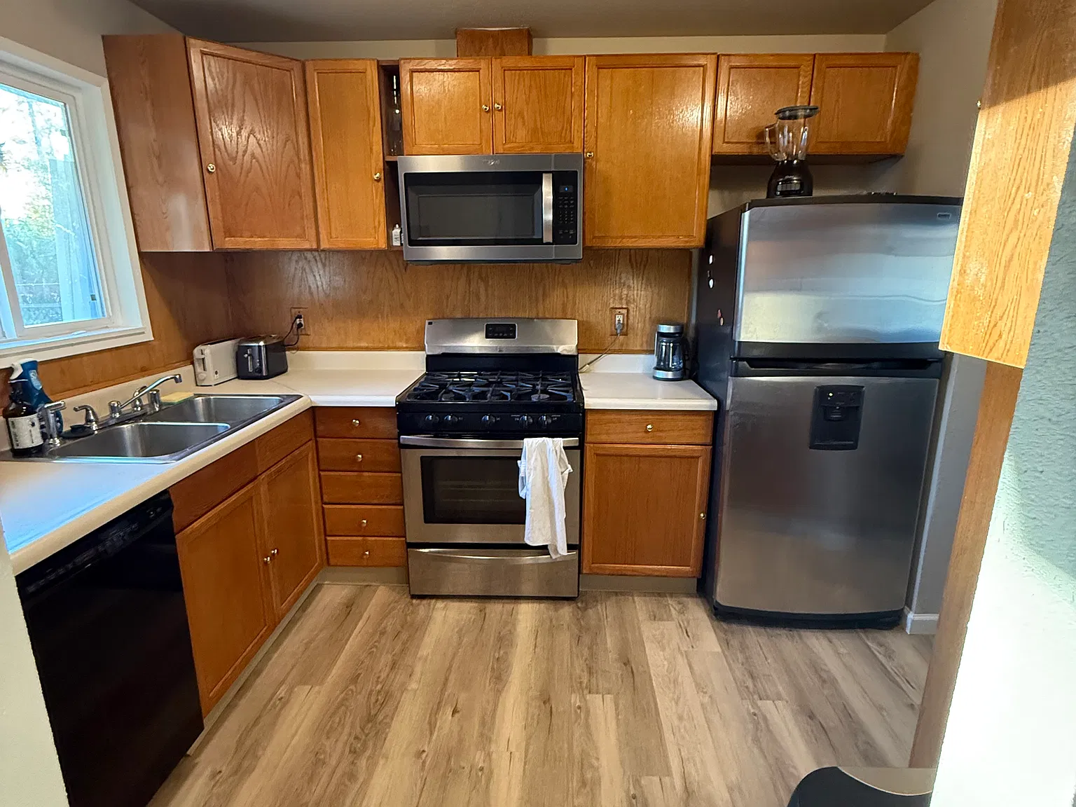 3 bed, 1000 sqft, $2,800 — Photo 2