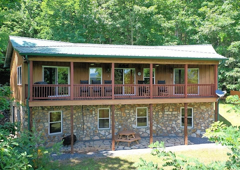 1st image of 470 Bear Ridge Rd