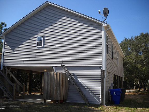 5th image of 118 NE 22nd St