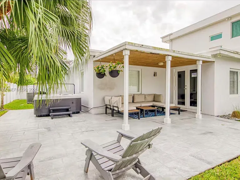 1239 Washington St — Photo 30