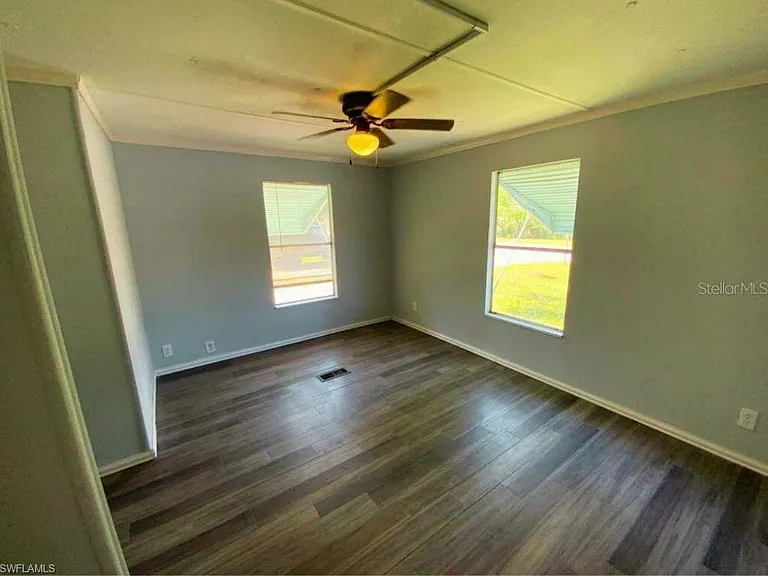 1281 Richmond Ave — Photo 12