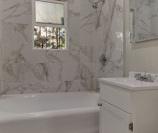 5th image of 730 S Catalina St #33gb451us