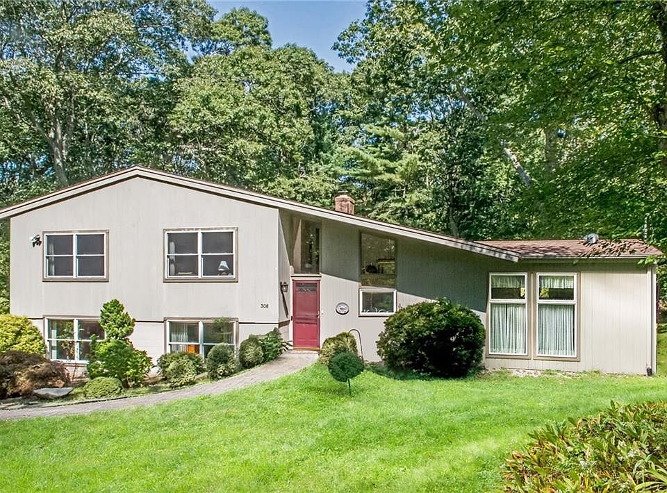 1st image of 308 Oakwoods Dr