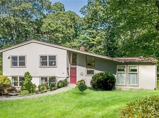308 Oakwoods Dr, South Kingstown, RI 02879