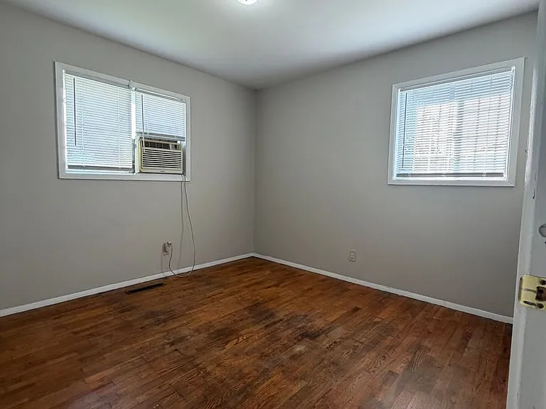 106 Tulip Dr — Photo 10