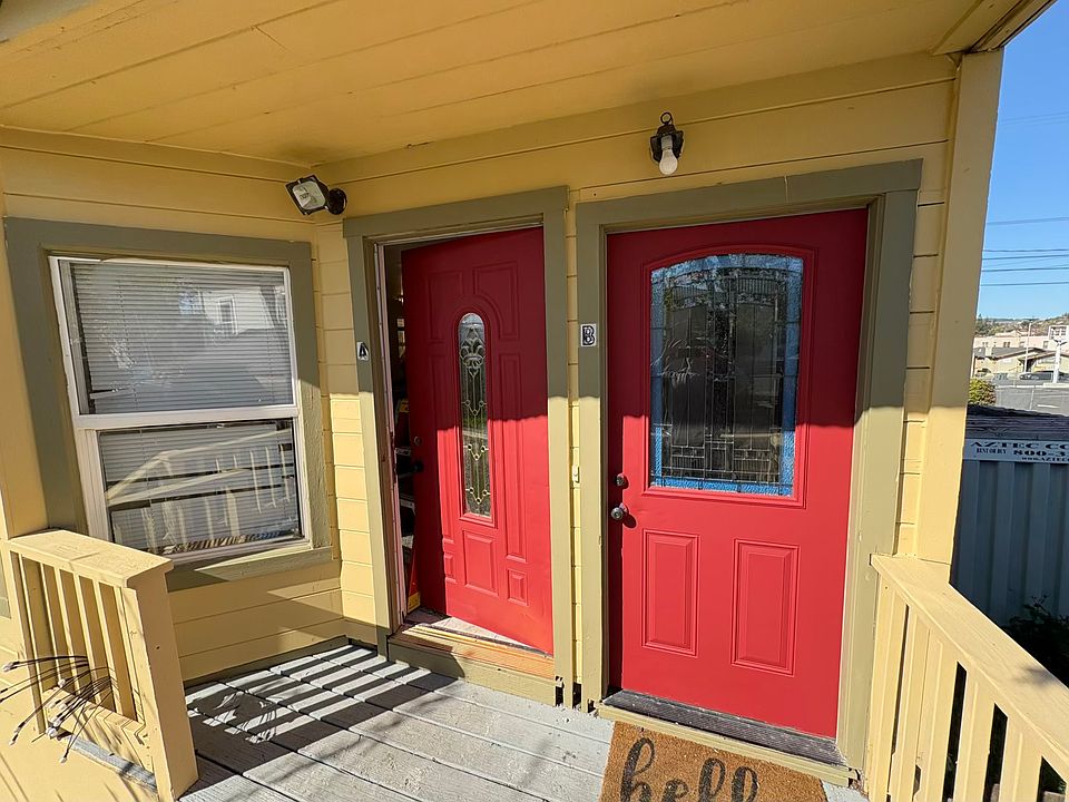 Front door to right to upstairs (724B) Door to left is to 724A
