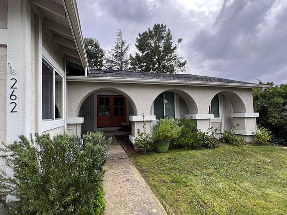 2nd image of 262 Holiday Hills Dr