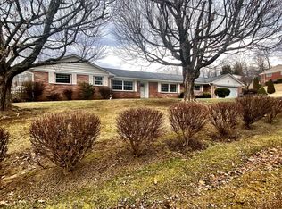 1501 Oak Forest Rd, Oak Hill, WV 25901