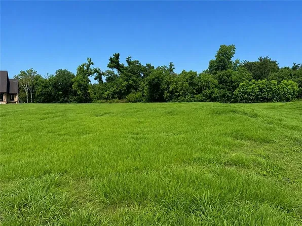 338 Leona Dr, Raceland, LA 70394